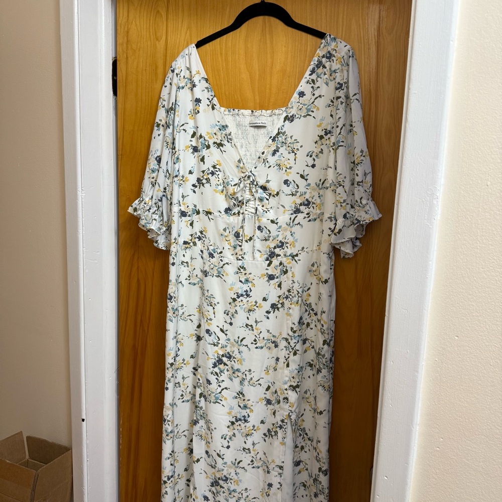 Abercrombie & Fitch Floral Midi Dress with Flutter Sleeves